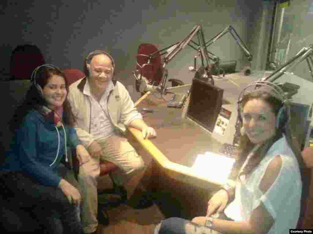 Con la estudiante de periodismo Rebeca Fernández