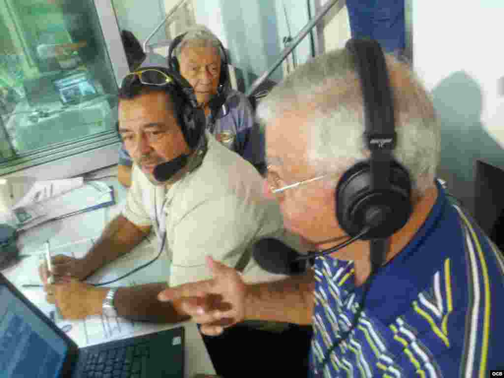 Radio Mart&iacute; trasmiti&oacute; por primera vez en vivo el juego de los Marlins desde el estadio del equipo en Miami, Florida.