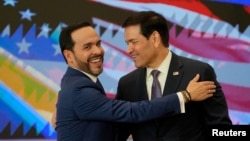 El presidente colombiano Abelardo De La Espriella y secretario de Estado de EEUU Marco Rubio durante la firma de acuerdos bilaterales en Barranquilla, Colombia.