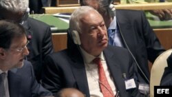 El ministro español de Asuntos Exteriores, José Manuel García-Margallo (dcha), y el presidente del Gobierno, Mariano Rajoy, durante la sesión inaugural de la 67 Asamblea General de la ONU. 