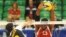 Robertlandy Simón bloquea un ataque en un partido del Campeonato Mundial Masculino de Voleibol en Florencia (Italia).