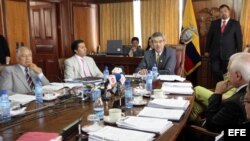 Miembros de la Corte Constitucional de Ecuador. Foto de archivo