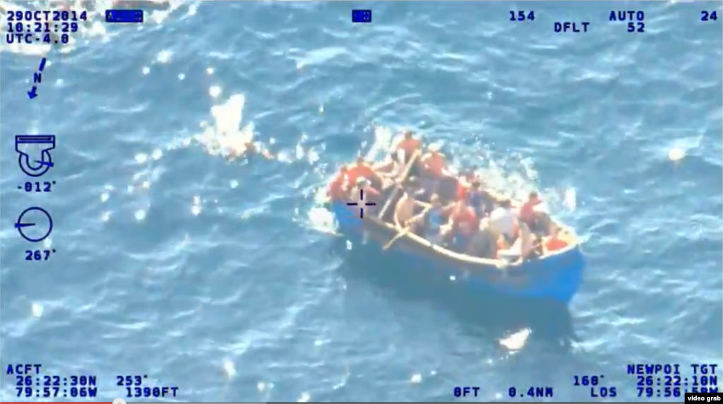 El rescate de 33 balseros. Foto tomada de un video del Palm Beach County Sheriff’s Office. 