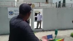 Impiden protesta de Daniel Llorente frente a embajada de Cuba en Guyana