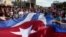 Un grupo de cubanos de varias generaciones en Miami. REUTERS/Javier Galeano