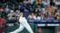 El poderoso toletero Yordán Alvarez encabeza el reducido contingente cubano que hace mucho ruido en MLB.
