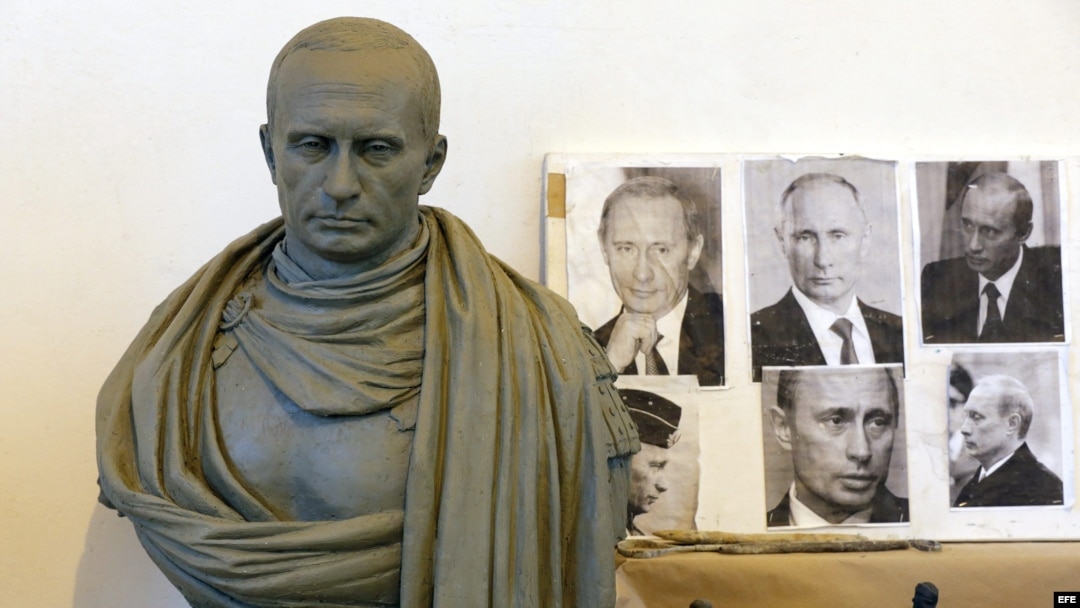 Escultura de bronce de Vladimir Putin, para ser instalada cerca de San Petersburgo.