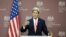 El secretario de estado estadounidense, John Kerry, ofrece una rueda de prensa tras su reunión con el ministro británico de Exteriores, William Hague (no fotografiado), en Londres (Reino Unido).  