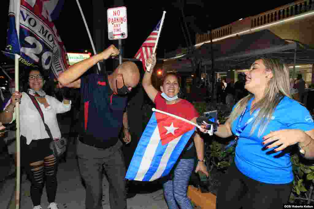 Cubanos se manifiestan dando la victoria a la reelecci&#243;n de Donald Trump.