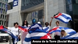 Activistas cubanos  protestaron en Bruselas para pedir a la Unión Europea sanciones al régimen de La Habana 
