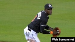 Adeiny Hechavarría, torpedero de los Marlins.