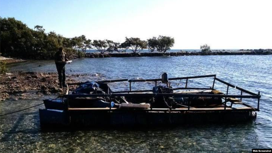 La embarcación encontrada en Cayo Tavernier.