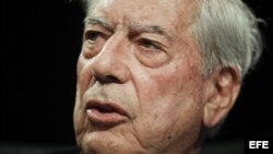  El escritor Mario Vargas Llosa, premio Nobel de Literatura, durante la inauguración en la Casa de América de Madrid, del seminario "Iberoamérica de cara al futuro: desafíos institucionales, políticos y económicos'. EFE/Emilio Naranjo
