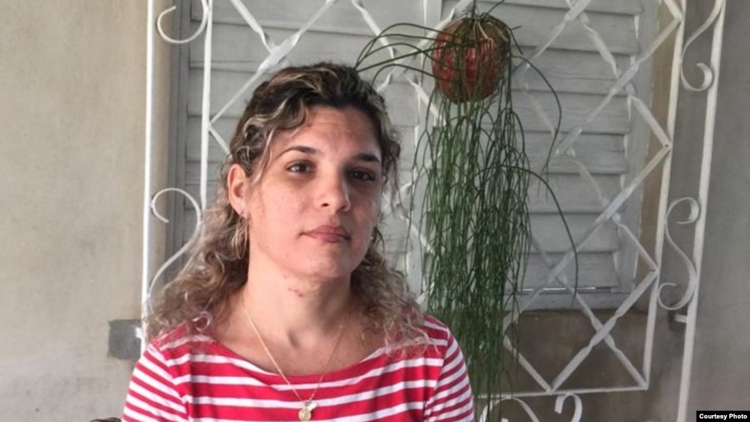 Sayli Navarro, una de las Damas de Blanco detenidas el 13 de febrero en Matanzas.