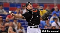 El receptor de los Miami Marlins, J.T. Realmuto.