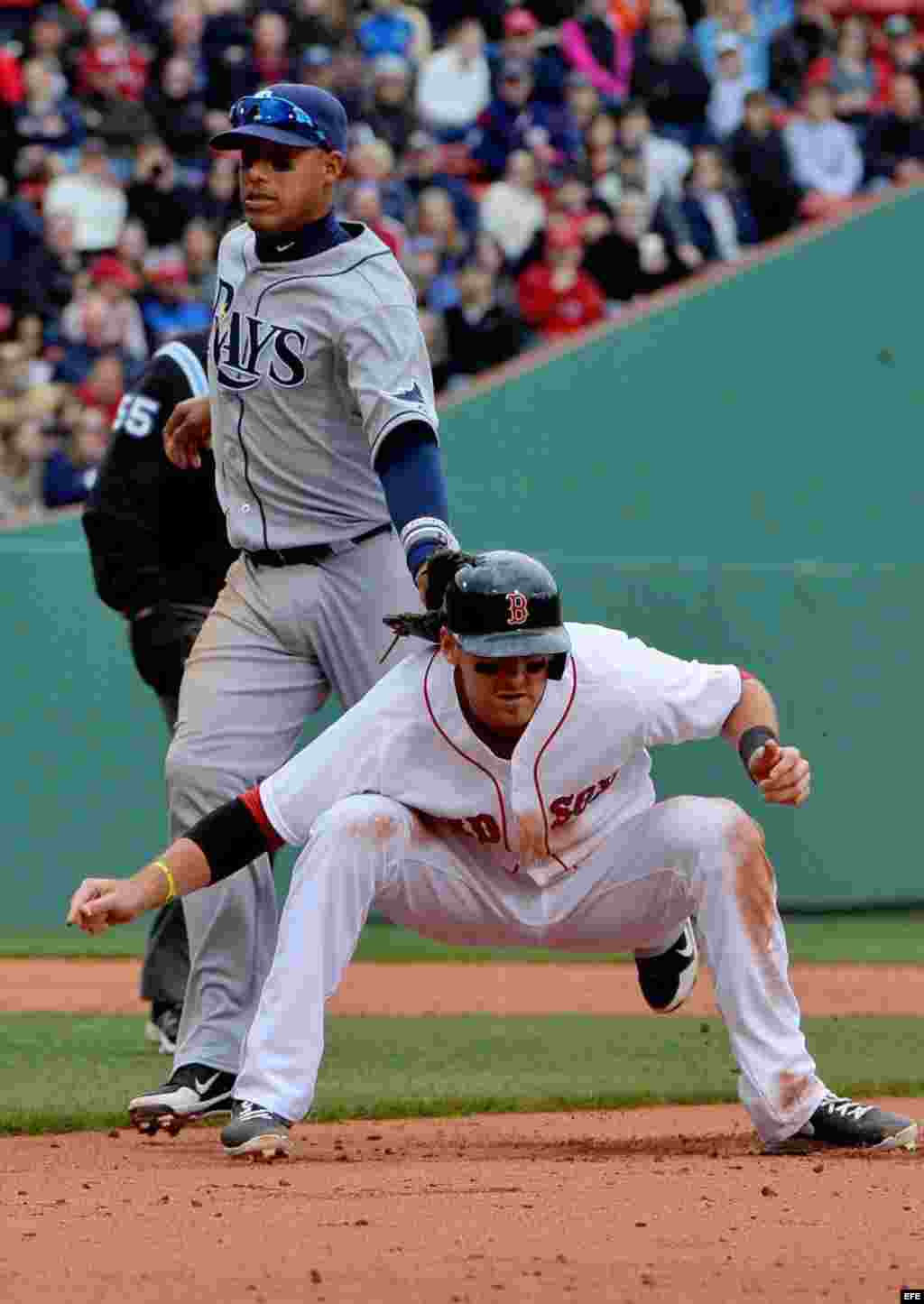 El torpedero de Tampa Bay, Yunel Escobar (i). 