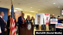 Los congresistas María Elvira Salazar, Mario Díaz-Balart y Carlos Giménez ofrecen una conferencia de prensa sobre la situación en Venezuela tras la captura de Nicolás Maduro.