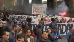 Bengalas y gritos en Francia contra candidata del Frente Nacional