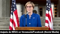 Laura Dogu lideró la reapertura de la Embajada estadounidense en Caracas, Venezuela, tras la captura de Nicolás Maduro en enero pasado.