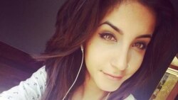 1800 Online con la cantante cubana Alex V. García