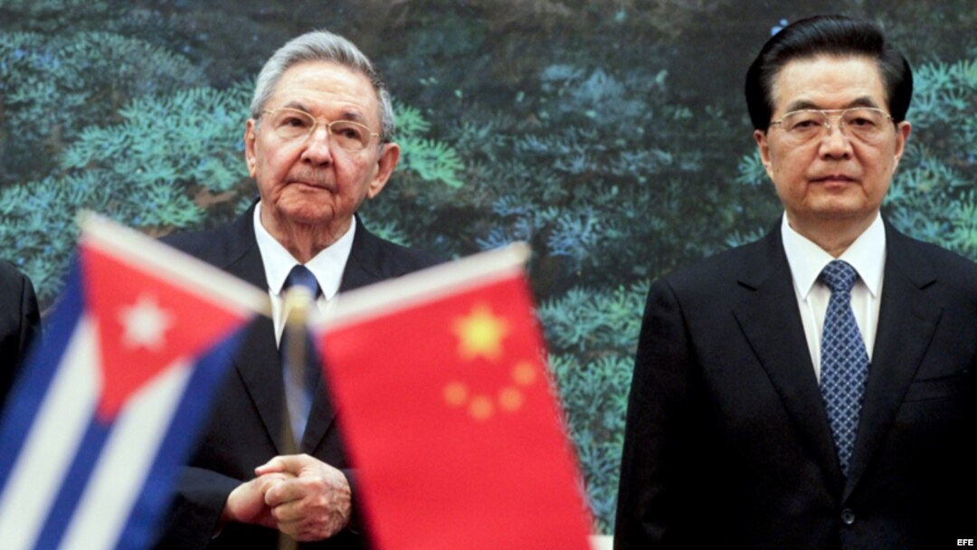 El mes pasado Raúl Castro estuvo de visita, en busca de “inspiración”, en China y Vietnam.