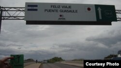 Imagen del paso fronterizo de Guasaule. Foto: Kippelboy. 