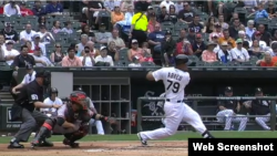 El novato cubano José Abreu bateó su jonrón número 20 en la cuenta de 0-2 contra el tres veces lanzador del Juego de las Estrellas, Tim Hudson.