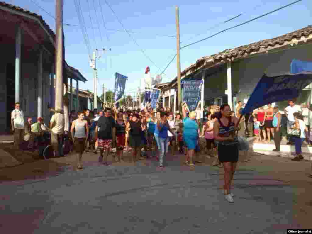 Reporta Cuba Simulacro de Parrandas en Vueltas el 27 de septiembre. Foto Niurcys Acosta. 