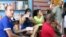 Ciudadanos y activistas durante la realización de un taller en La Habana, el pasado año.