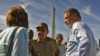 Raúl Castro e Ian Delaney, presidente ejecutivo de la compañía minera Sherritt International en 2007 en la inauguración de una central eléctrica alimentada por gas en Jaruco. La Sherritt opera en Cuba desde 1991.