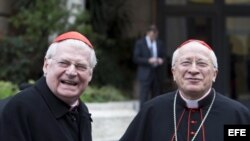 MP118 EL VATICANO 08/03/2013.- Los cardenales italiano Cardinals Ennio Antonelli (d) y Angelo Scola (i) llegan a la séptima congregación de purpurados preparatoria del cónclave que elegirá al sucesor de Benedicto XVI.