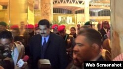 Nicolas Maduro a su llegada a Riad, capital de Arabia Saudita.