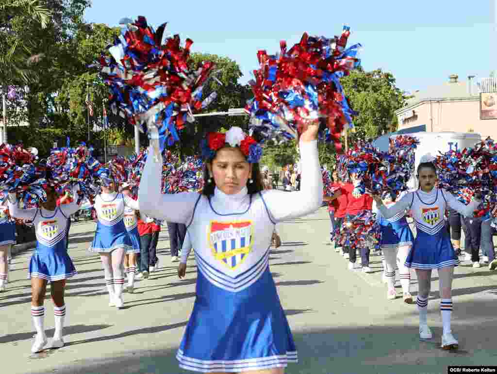 La parada escolar por el natalicio de Jos&#233; Mart&#237; que se celebra en Miami cumple 45 a&#241;os. Photo Roberto Koltun OCB Staff.