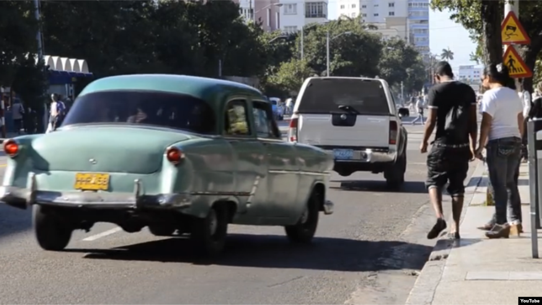 Reporta Cuba. Un "almendrón" en Cuba.