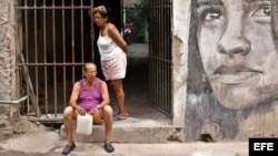 Entrada de una vivienda en La Habana, un día antes que iniciara el VII Congreso del Partido Comunista de Cuba (PCC).