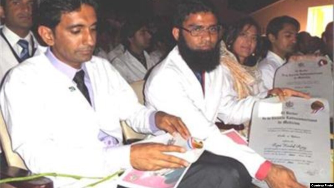 Médicos paquistaníes graduados en Cuba