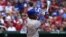 El jardinero derecho de los Dodgers de Los Ángeles Yasiel Puig hizo swing...