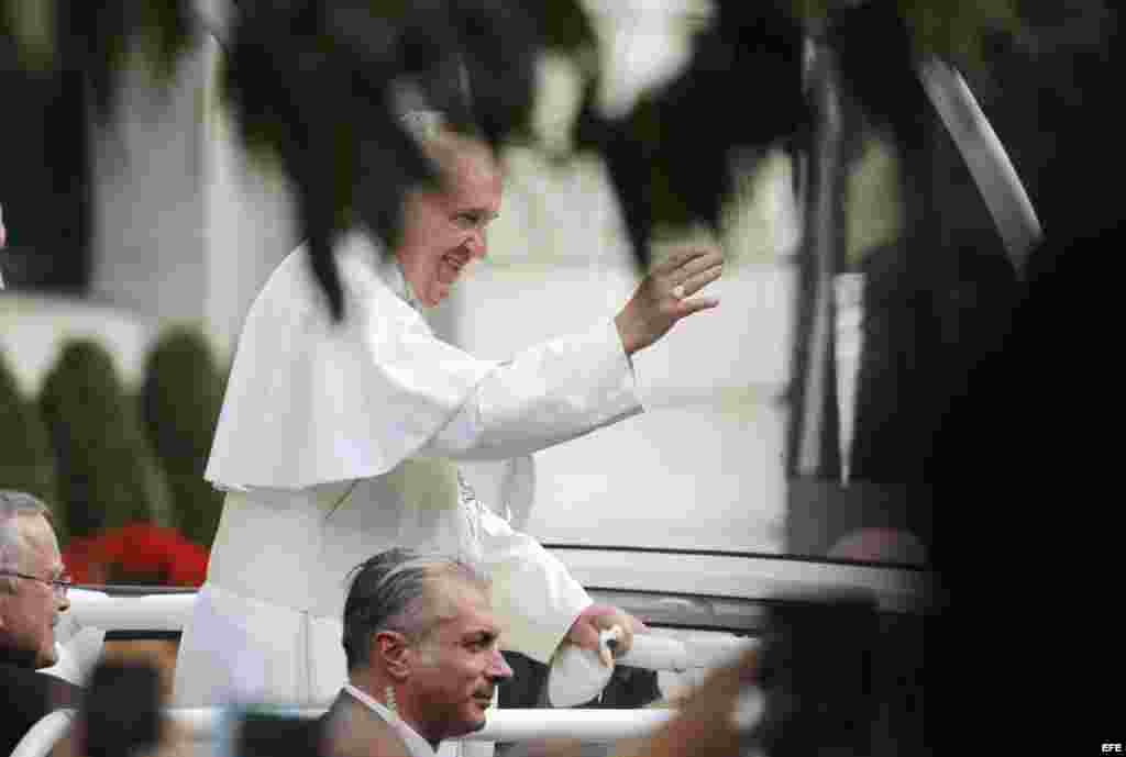 El papa Francisco llega al Independence Hall, en Filadelfia.