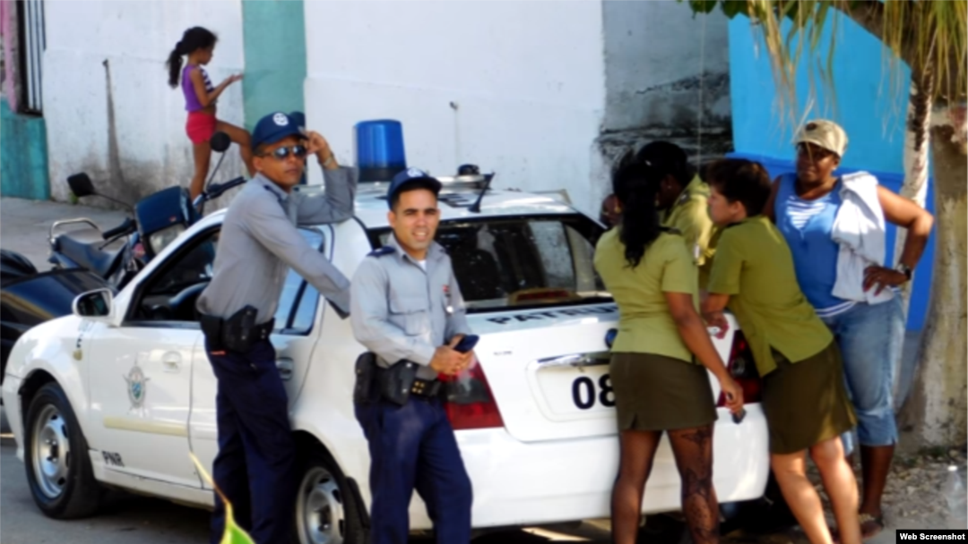 Operativos de la Seguridad del Estado y la policía impiden la marcha dominical para exigir la democracia en Cuba. (Archivo)