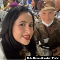 Yadina y su madre Gladis María Linares.
