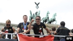 LA SELECCIÓN ALEMANA CELEBRA LA COPA DEL MUNDO CON MILES DE AFICIONADOS