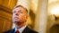 El senador republicano Lindsey Graham atiende a los periodistas en el Capitolio, en Washington, Estados Unidos.