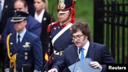 El presidente de Argentina, Javier Milei, honrando a las víctimas de la guerra de las Malvinas el jueves 2 de abril de 2026. REUTERS/Agustin Marcarian