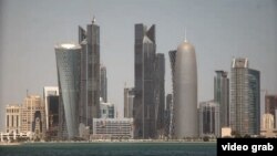 Doha, la moderna capital de Qatar, está situada en una pequeña península a orillas del Golfo Pérsico.