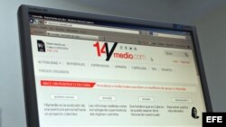 Vista de la pantalla de un ordenador en La Habana (Cuba), donde se observa el diario digital independiente "14ymedio", lanzado por la bloguera opositora cubana Yoani Sánchez. 