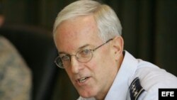 El general estadounidense Douglas Fraser