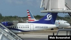 Un avión de Aerogaviota en el Aeropuerto de Holguín. (Archivo)