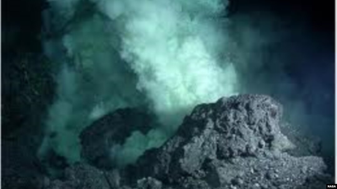 La vida microbiana es abundante en una de las zonas hidrotermales más profundas del planeta.