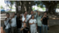 Reporta Cuba Diez excarcelados y Haidee Gallardo en parque gandhi enero 11Foto Angle Moya