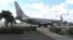 Un avión de American Airlines abandona la Terminal 2 del Aeropuerto Internacional José Martí de La Habana.